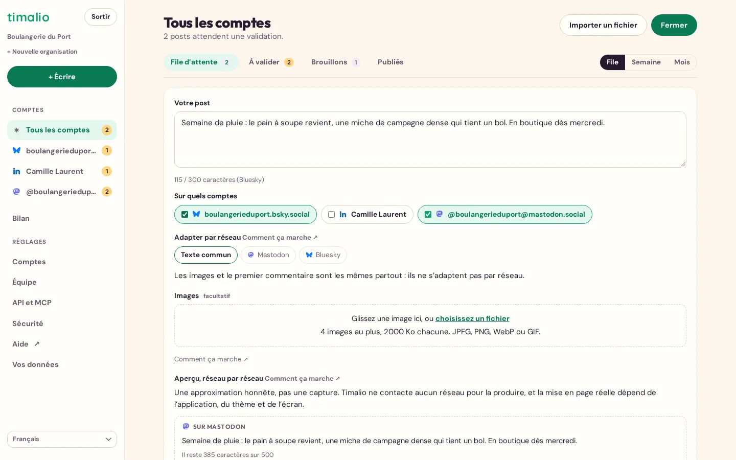 Le composeur de Timalio : le texte, le compteur de caractères du réseau le plus strict, ici Bluesky, le choix des comptes, l’adaptation par réseau, la zone d’images et l’aperçu réseau par réseau.
